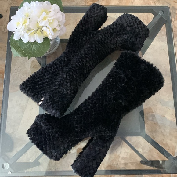 π€AZELEA WANG Jerusha Fur Platform High Heel Boots - Picture 3 of 16